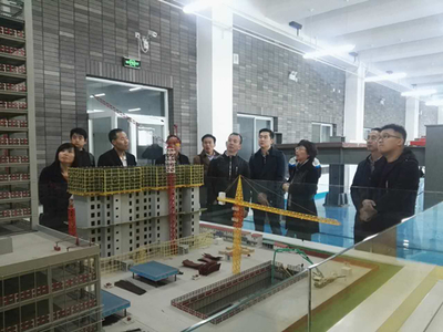 京楚雙創(chuàng)孵化器建設(shè)與運營培訓班學員來我校參觀交流